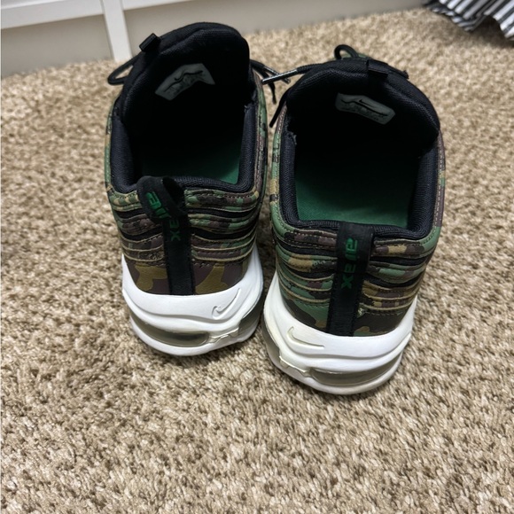 Nike Air Max - Picture 3 of 5